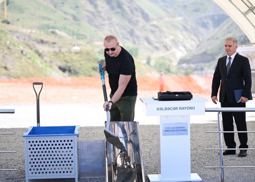 Prezident İstisu qəsəbəsinin təməlini qoydu - FOTOLAR (YENİLƏNİB)